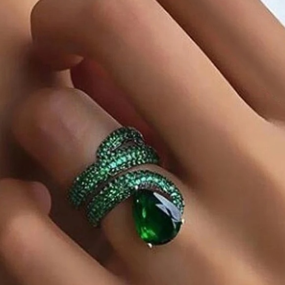 Green CZ Teardrop Wrap Ring – Size 7.5 - Picture 1 of 1